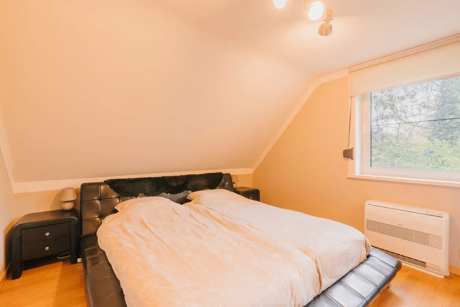 Karaktervolle woning op een uniek perceel in het groen foto 22