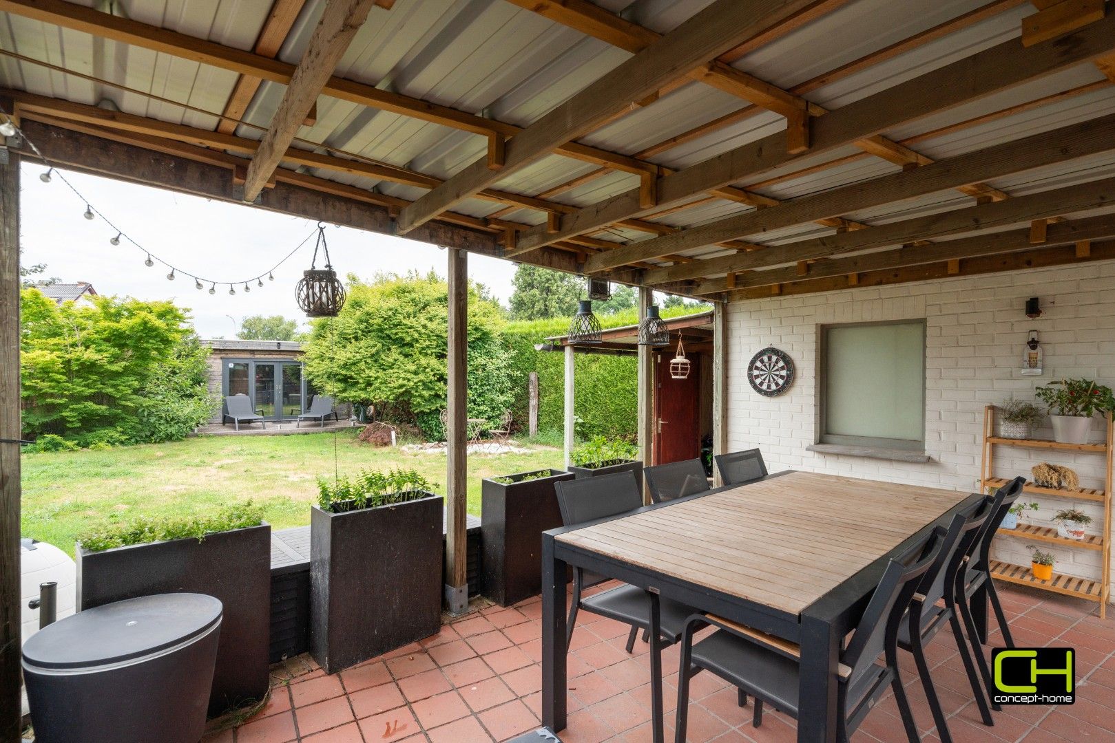 Moderne woning met drie slaapkamers en praktijkruimte te koop in Lievegem foto 21