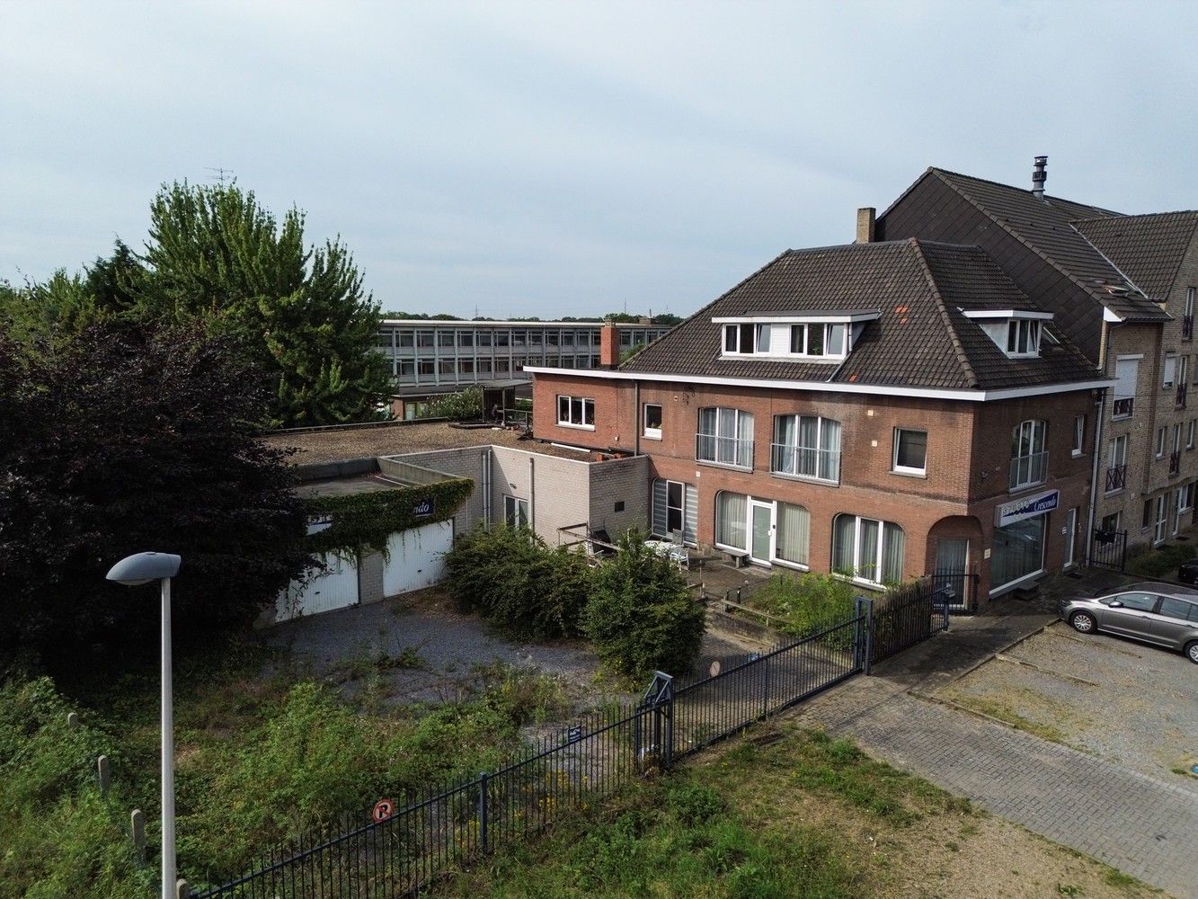 Gebouw bestaande uit een handelsgelijkvloers en 2 appartementen! foto 42