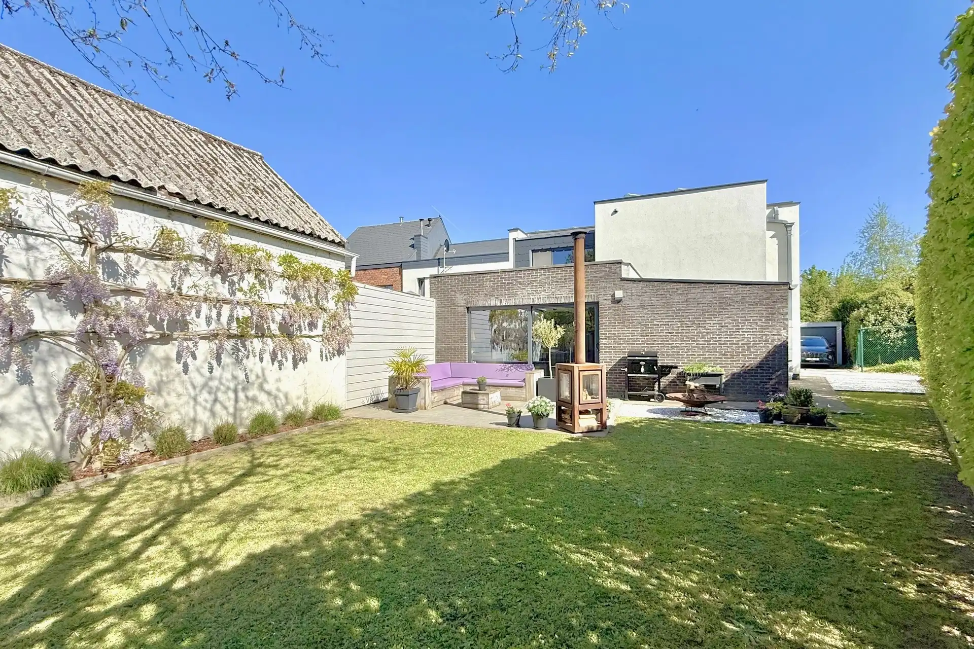 Instapklare gerenoveerde woning met 4 slpks. en aparte garage in doodlopende straat foto 25