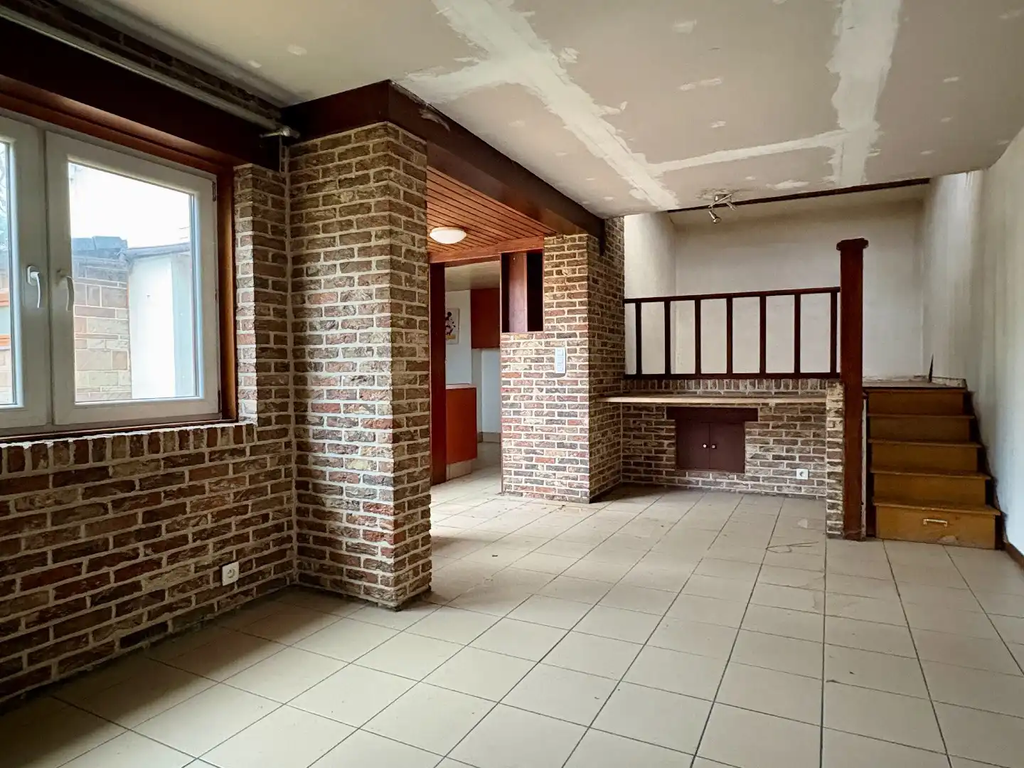 Opslagplaats/atelier in het centrum van Kuurne met vrijstaande garage en bureauruimte foto 15