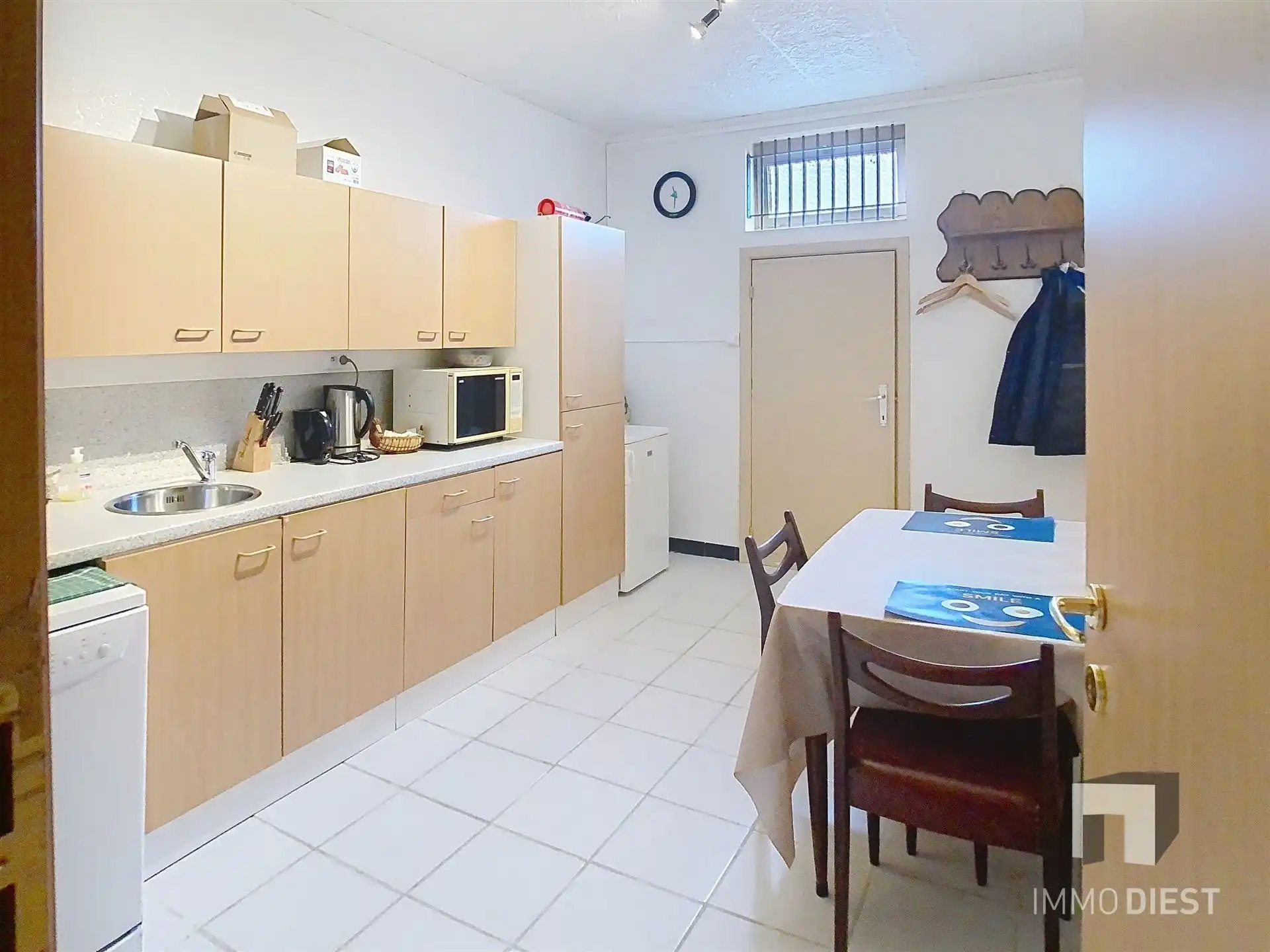 Gelijkvloers kantoorpand op strategische ligging  foto 51