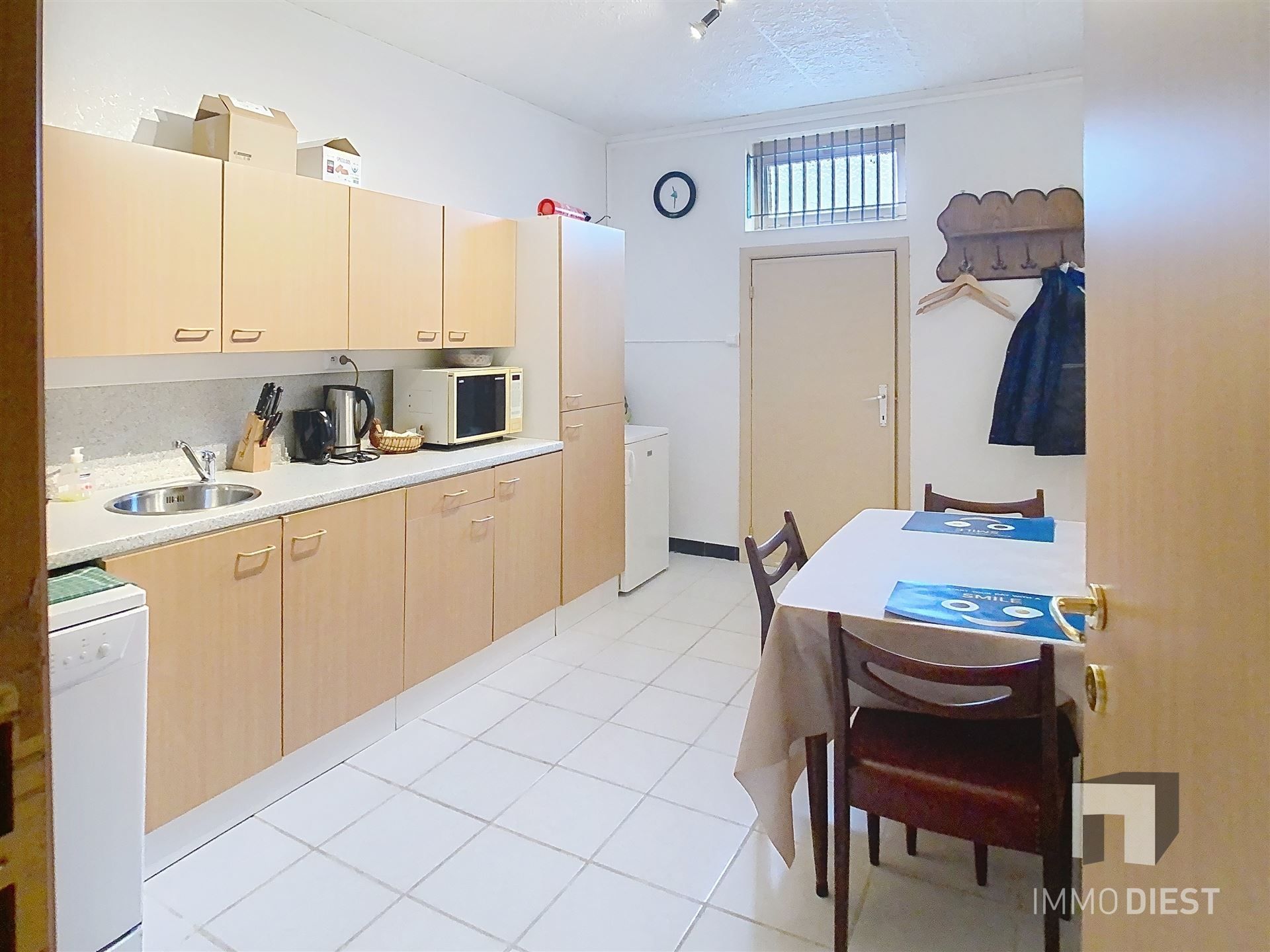 Gelijkvloers kantoorpand op strategische ligging  foto 51