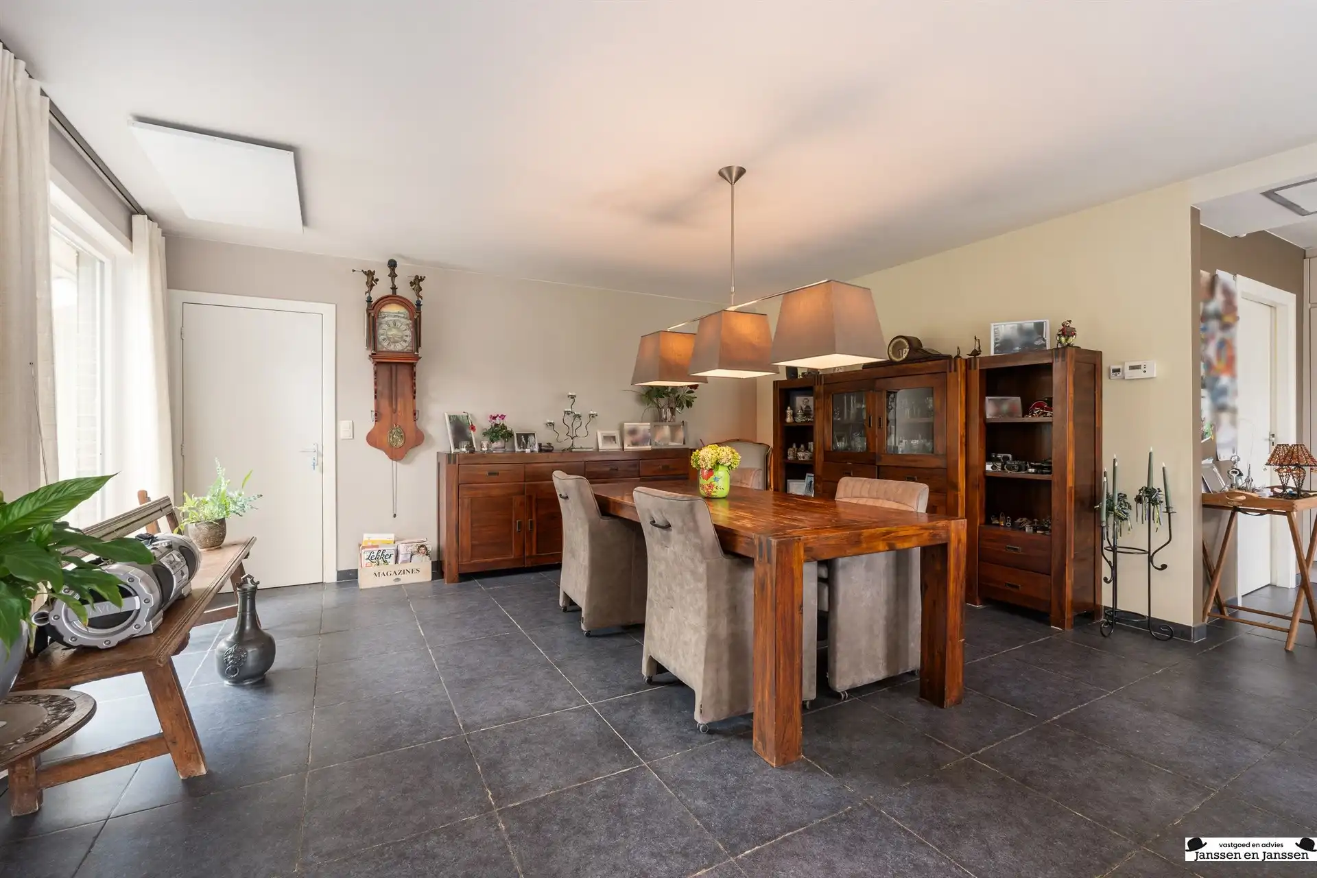 Unieke laagbouwwoning met 4 slaapkamers foto 8