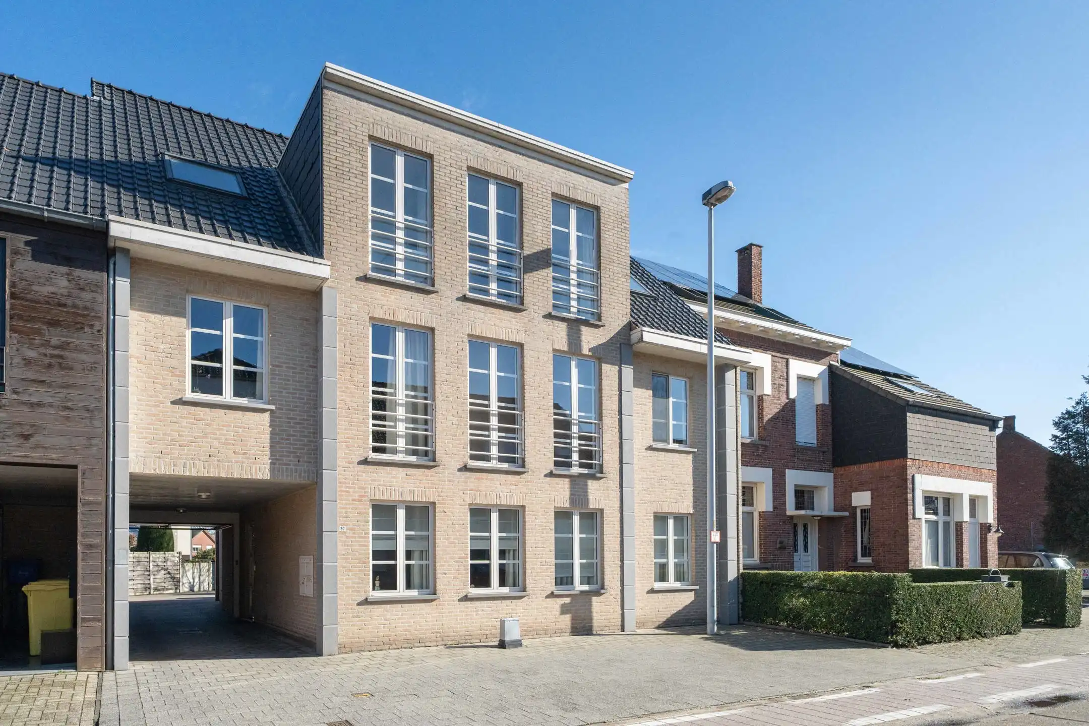 2 slp APP met terras en autostaanplaats foto 2