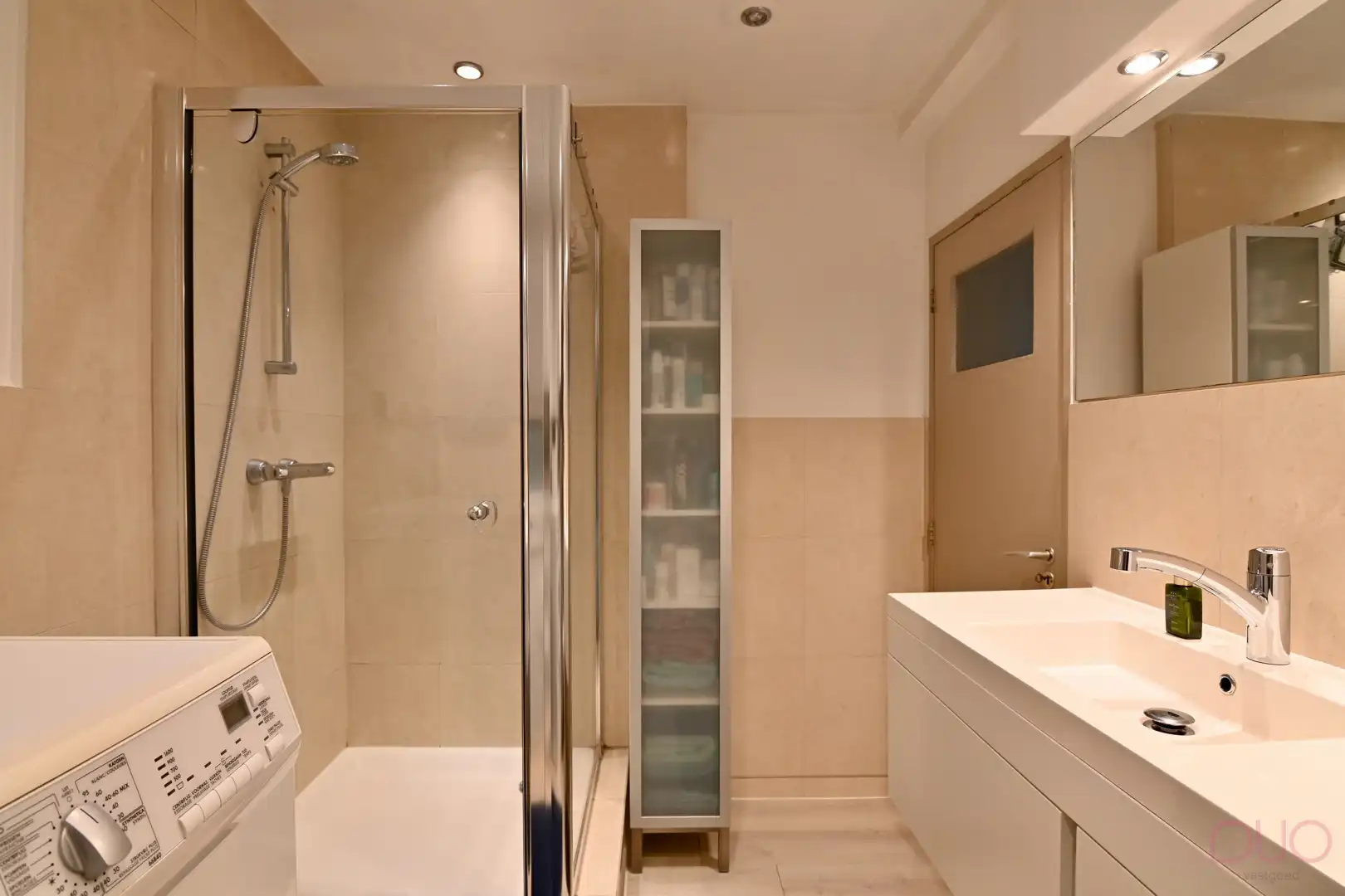 Centraal gelegen appartement met drie slaapkamers en terras foto 13