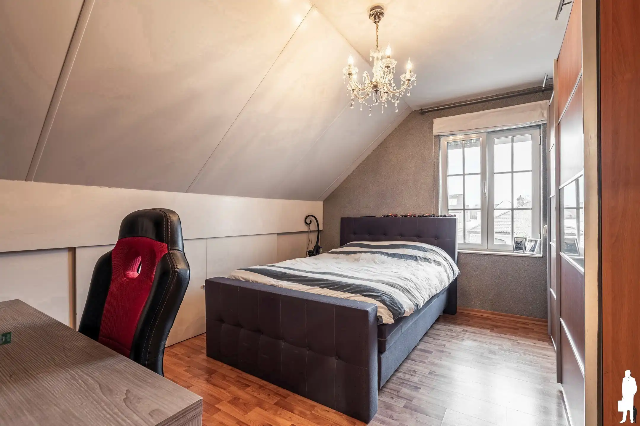 Unieke praktijkruimte met ruime villa, buitenzwembad in grensstreek foto 32