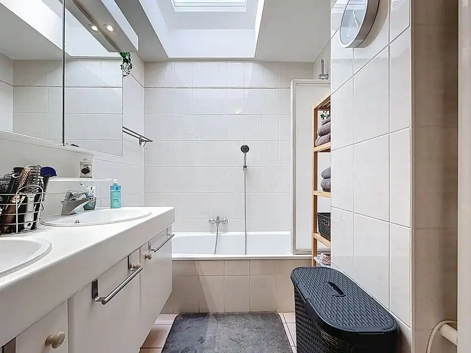 Uw eigen plek aan zee: stijlvol duplex-appartement met 3 slpks in het hart van Koksijde foto 18