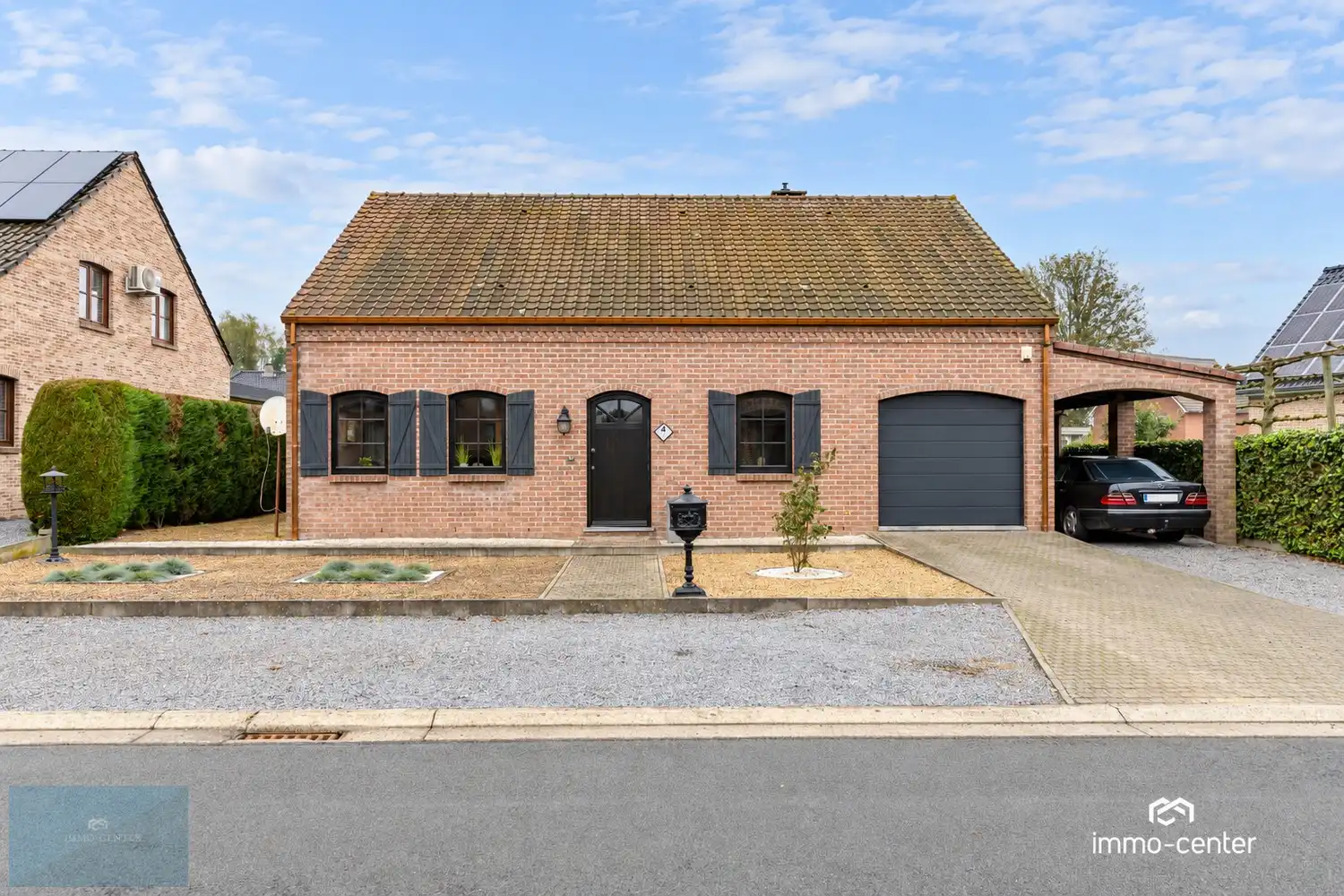 Hoofdfoto van de publicatie: Te koop: Ruime open bebouwing met 3 slaapkamers, garage en tuin op 492 m² in Opglabbeek - Instapklare woning.