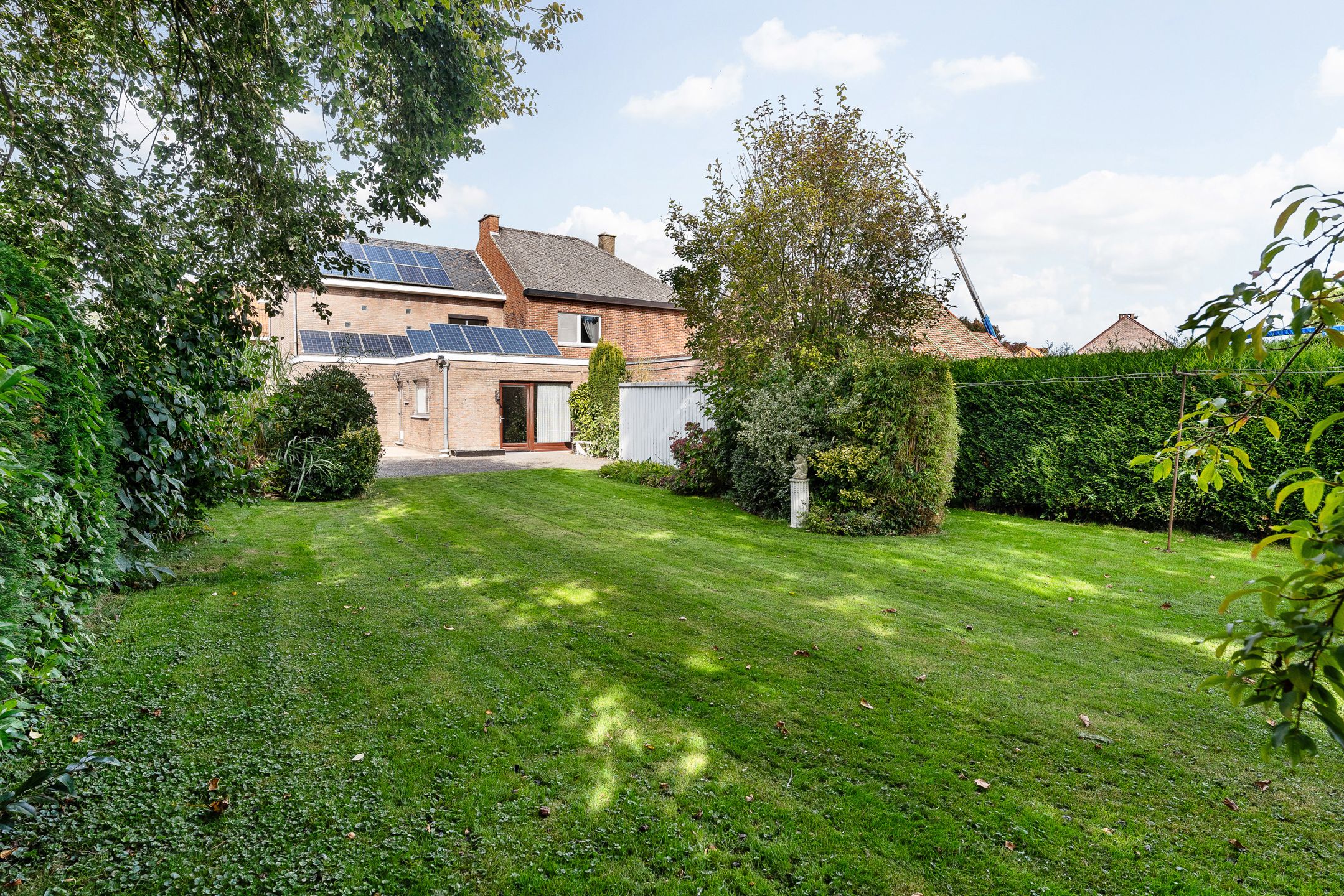 Halfopen woning op zuidgericht perceel te Hees foto 2