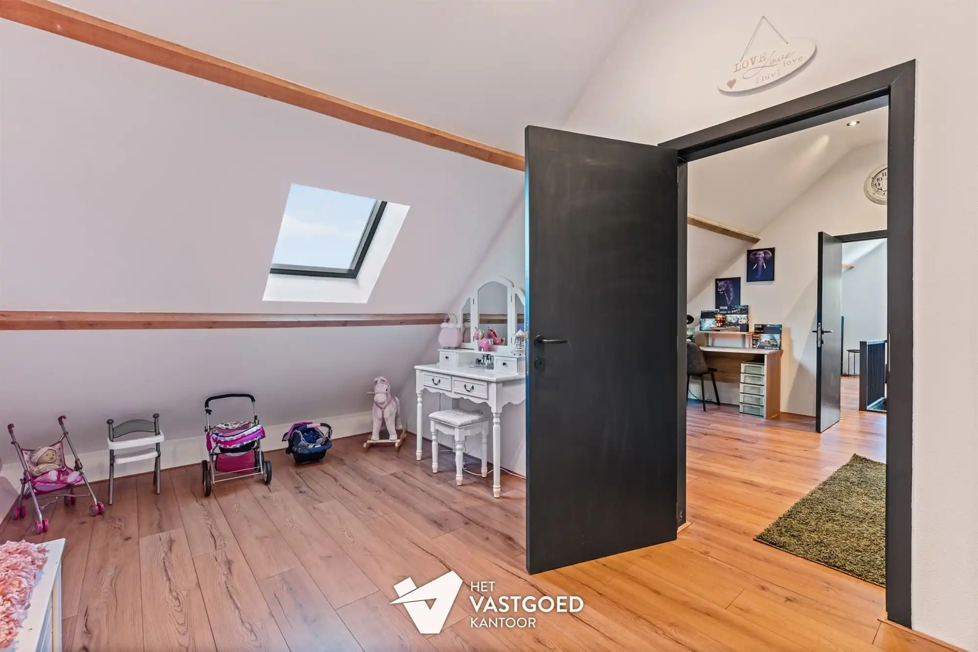ZEER RUIME, GERENOVEERDE WONING OP TOP-LIGGING! foto 29