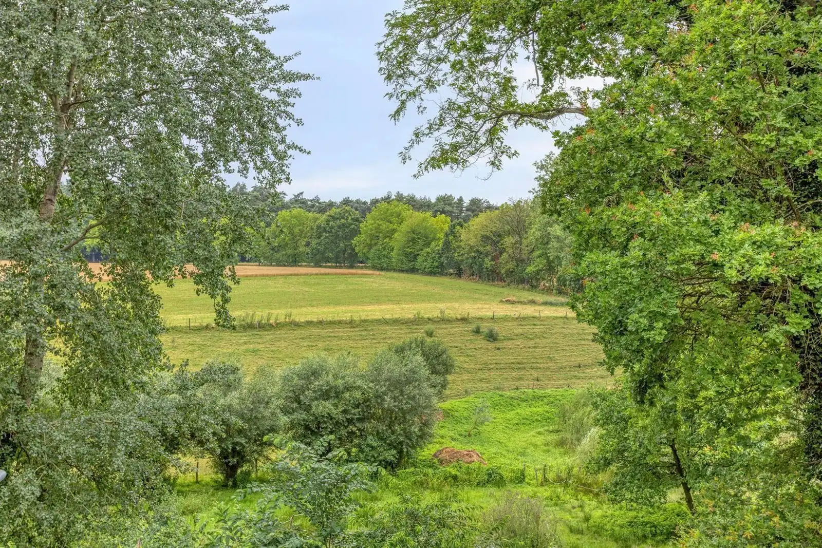 Villa met 3 slpks op een terrein van 13a93ca met een prachtig uitzicht foto 33