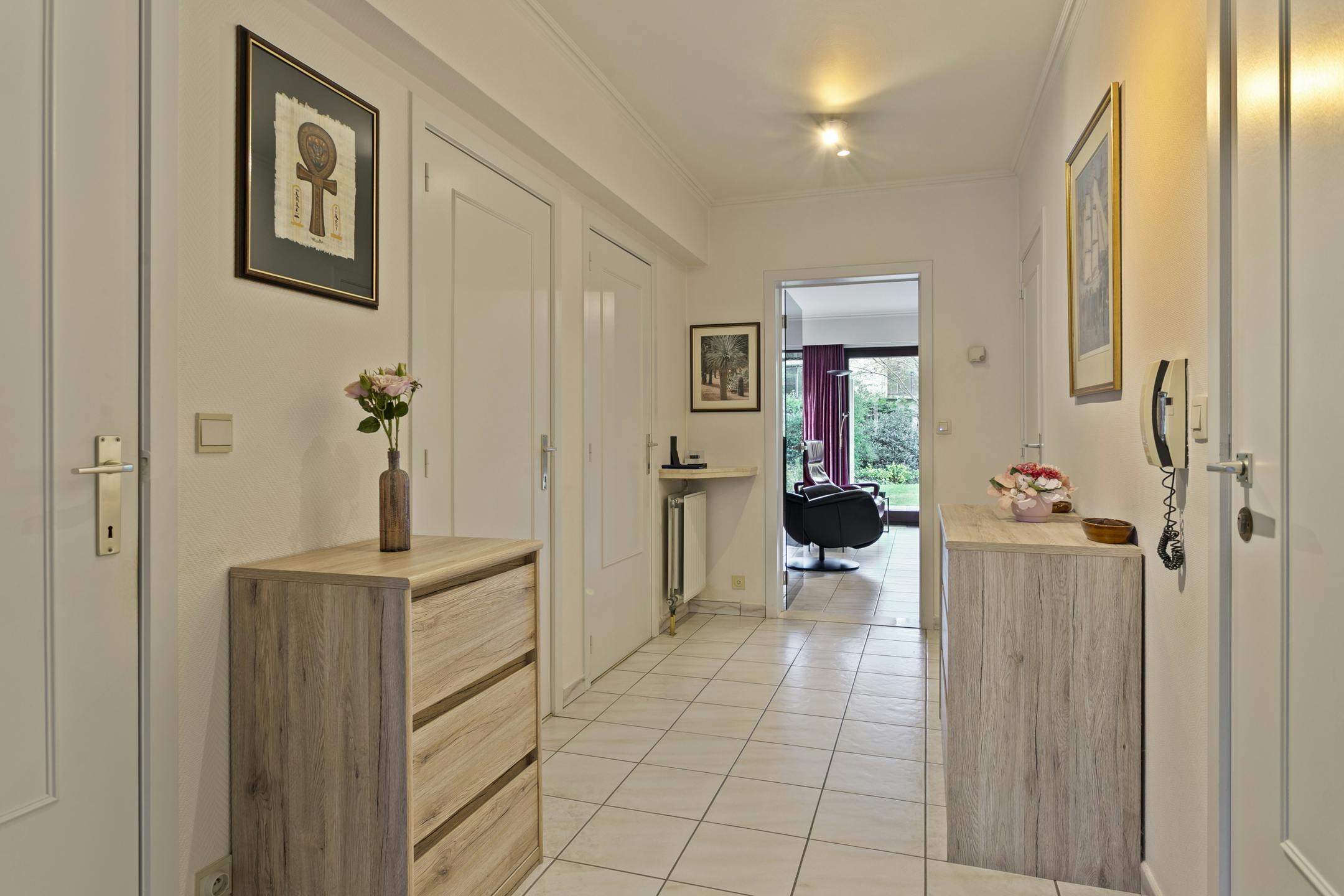 Instapklaar appartement met 2 slaapkamers in Assebroek  foto 2