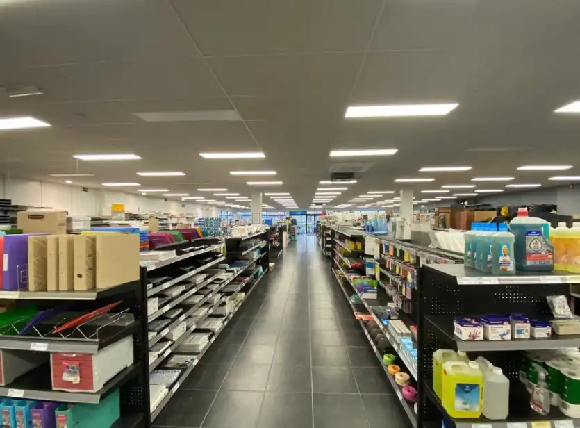 Handelspand te huur tegenover Delhaize Izegem – ca. 650 m² foto 4