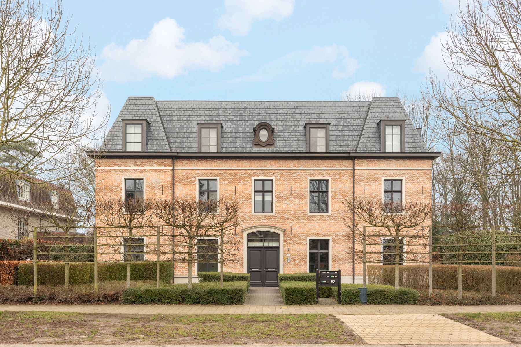 Luxe villa appartement in een kleinschalige residentie met lift. foto {{pictureIndex}}