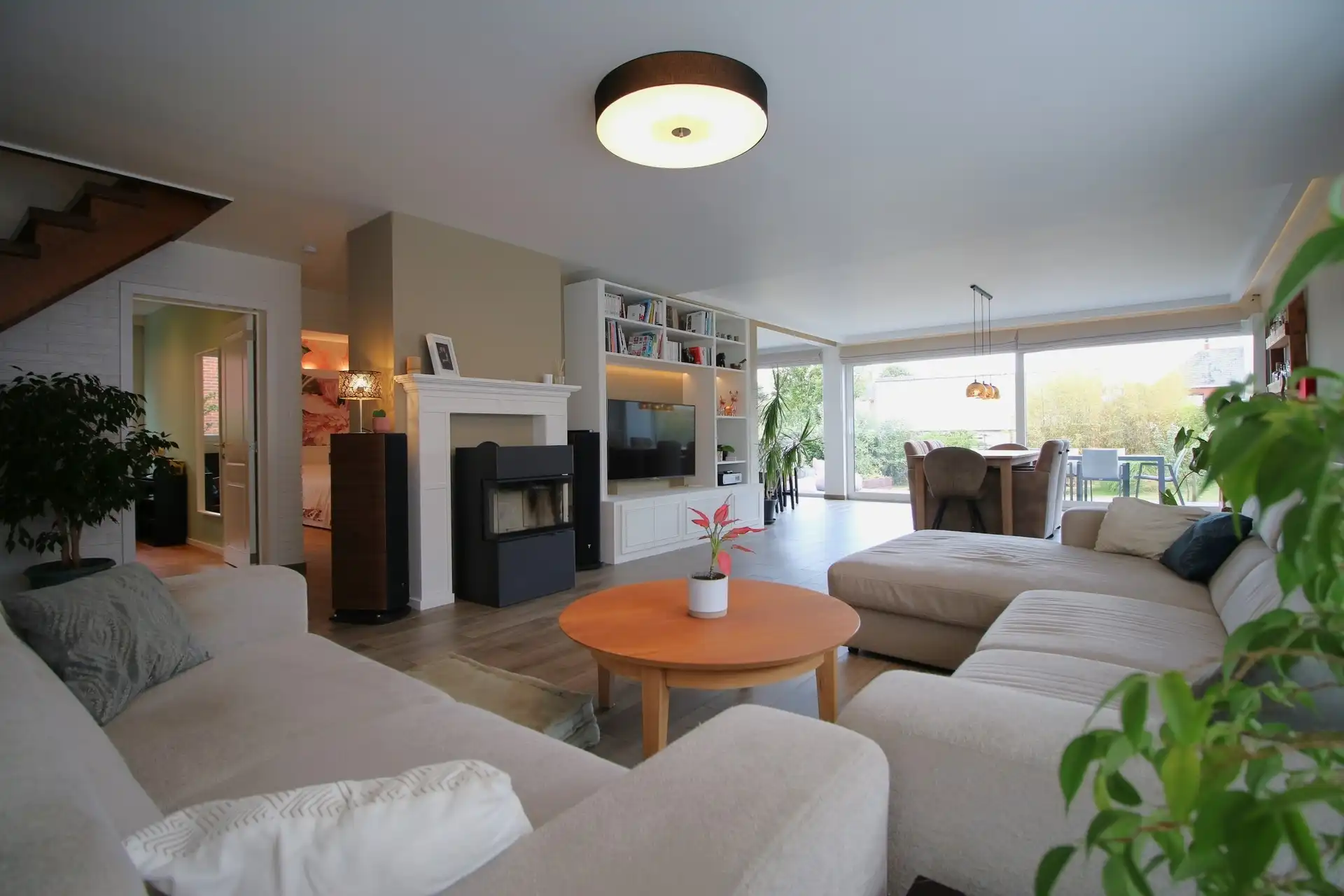 Knap gerenoveerde woning in rustige wijk foto 3