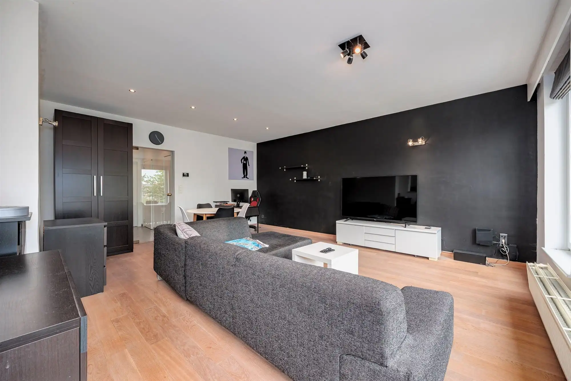 2 slpk appartement met terras te Merksem foto 3