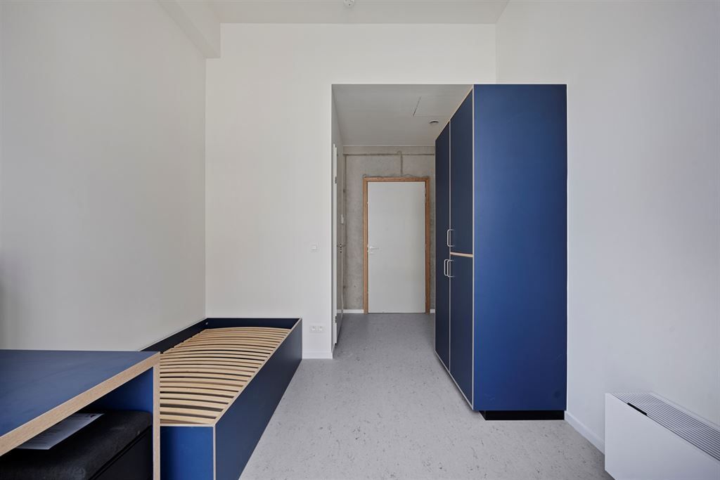 Ruime en moderne studentenkamer in nieuwe studentenresidentie foto 5