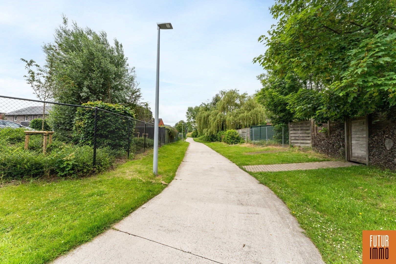 Te renoveren 4-slpk woning met uitweg tot fietspad foto 19