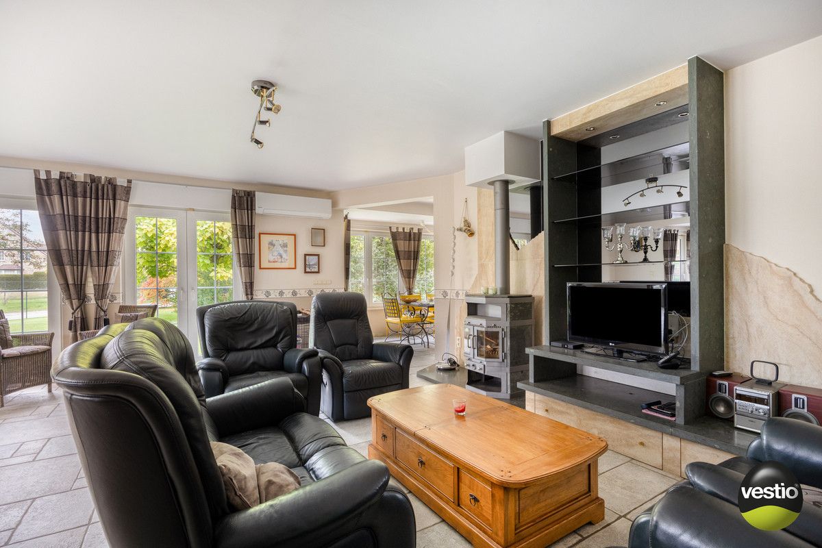 RUSTIG GELEGEN RUIME VILLA MET 5 SLK OP RIANT PERCEEL VAN 18A61CA IN STADSRAND TONGEREN. foto 13