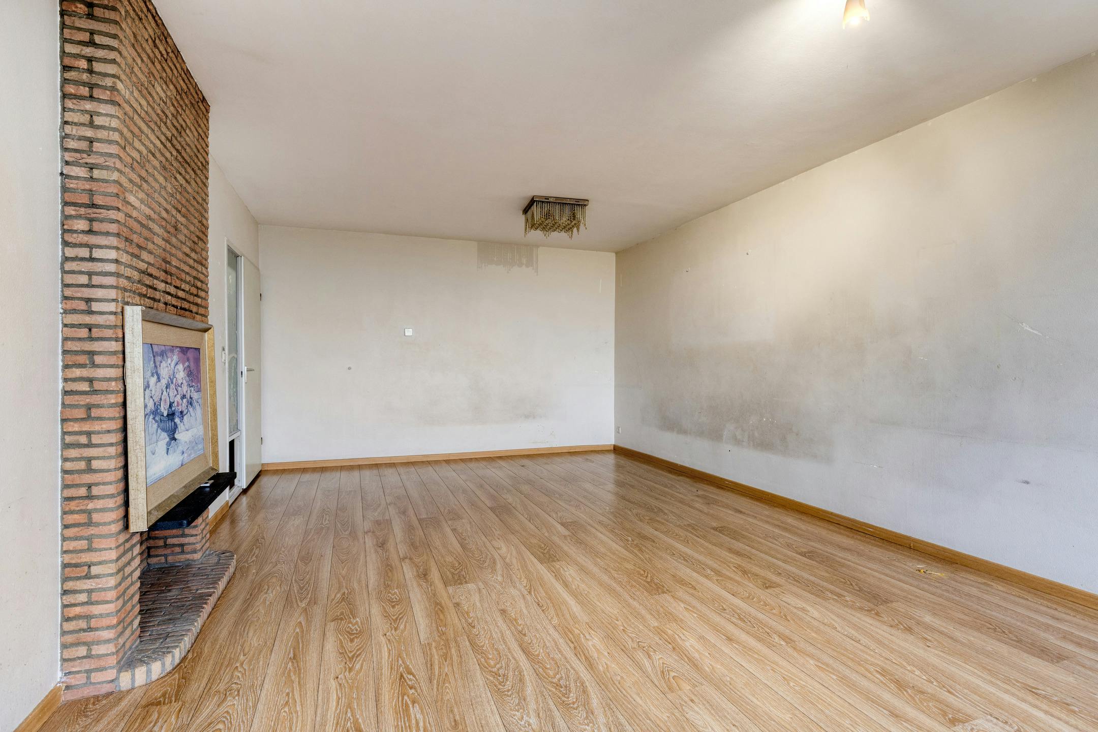 Ruim appartement met garage te koop in Merksem foto 3