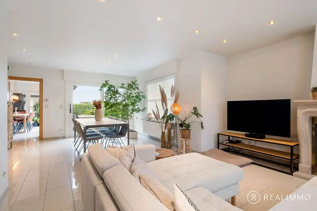 Ruime villa op 911m² in een rustige, groene omgeving te Sint-Eloois-Vijve foto 7