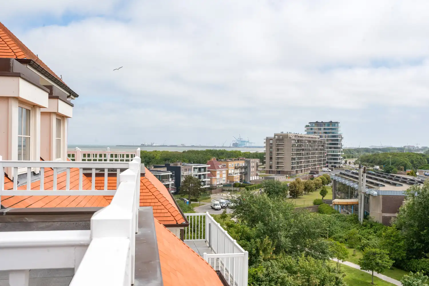 Luxueus en lichtrijke penthouse met zuidgerichte terrassen vlakbij het strand foto 14