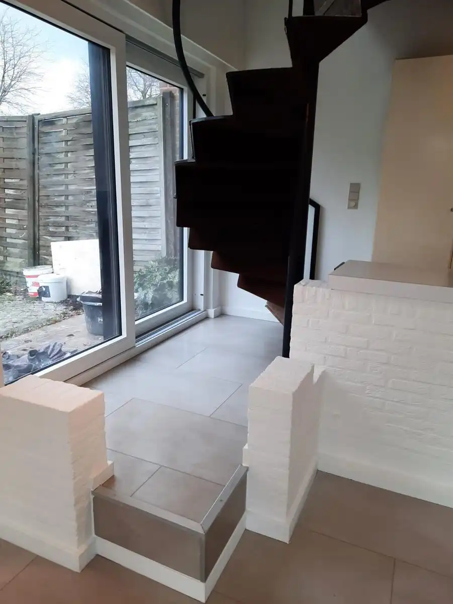 Goed gelegen opbrengsteigendom aan de stadrand foto 4