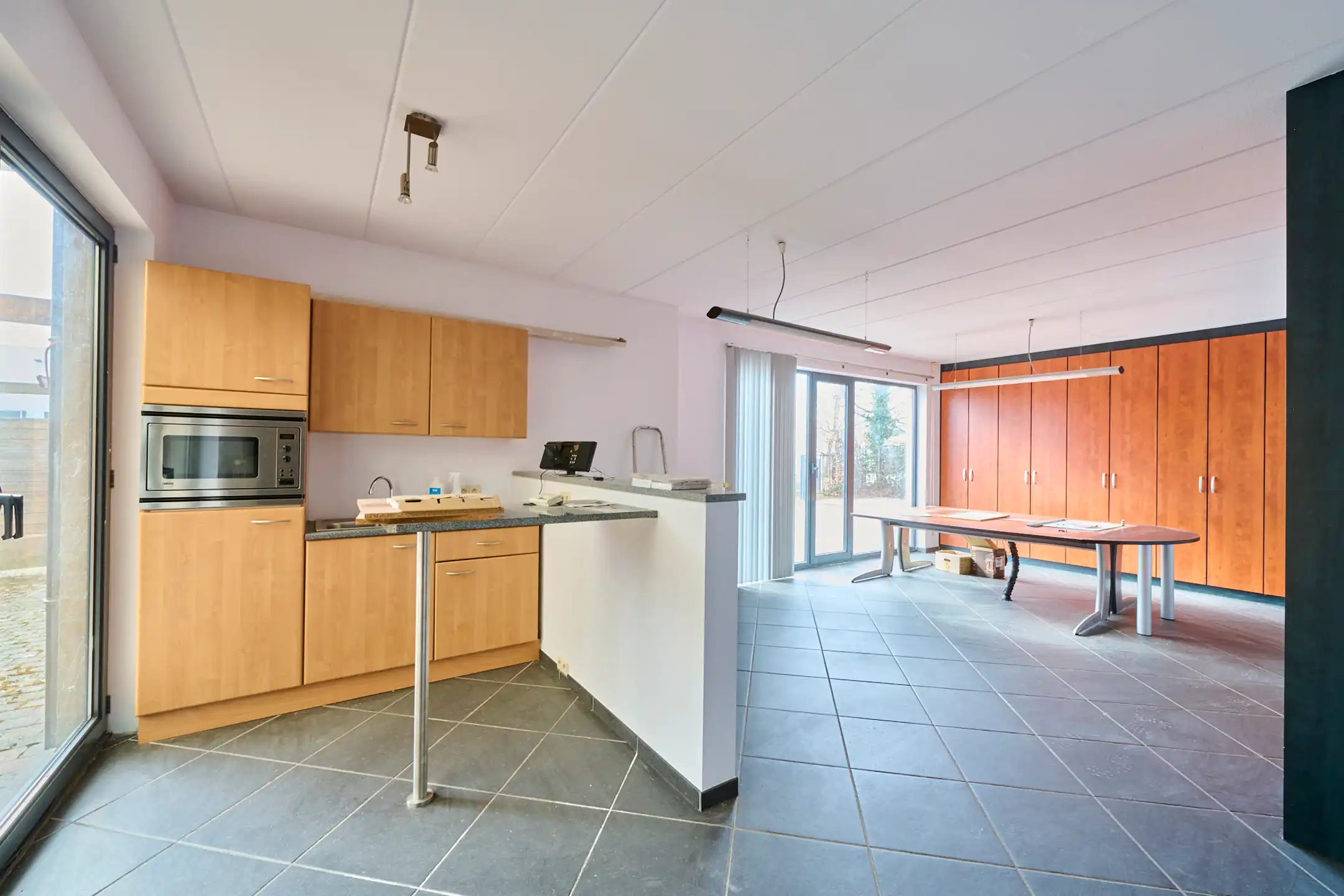BEDRIJFSGEBOUW MET APPARTEMENT TE HUUR ZONHOVEN foto 11