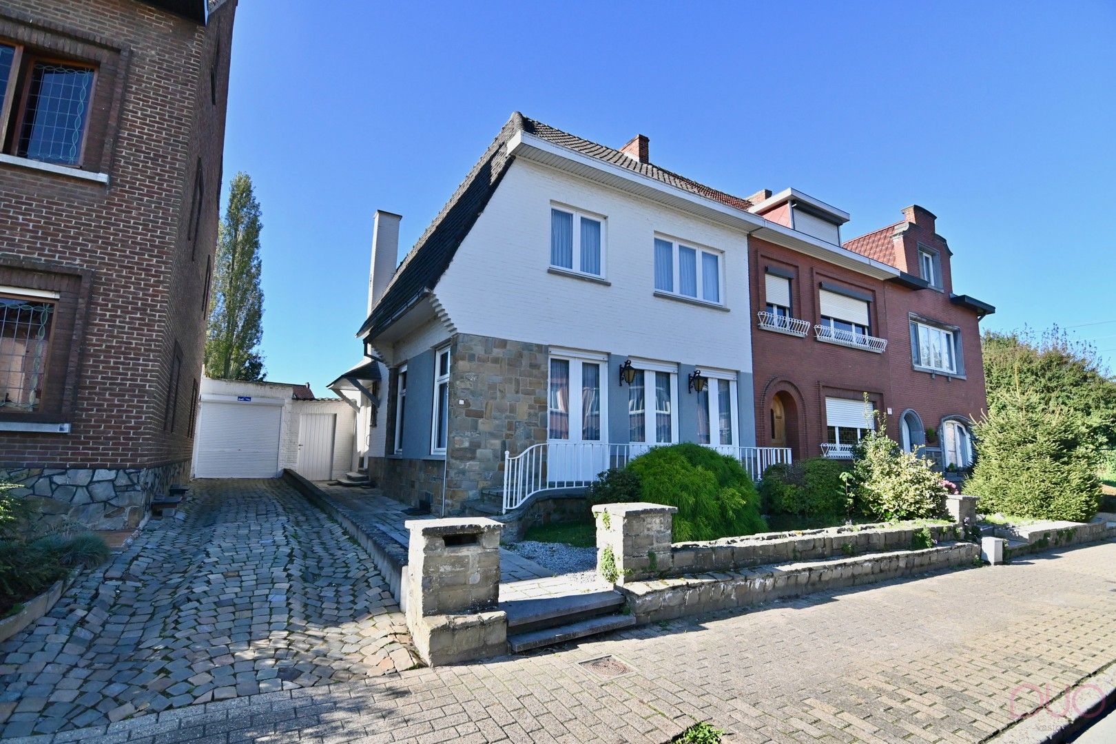 Stijlvolle halfopen bebouwing in de Truiense stadsrand met 3 slaapkamers en zonnige tuin foto 1