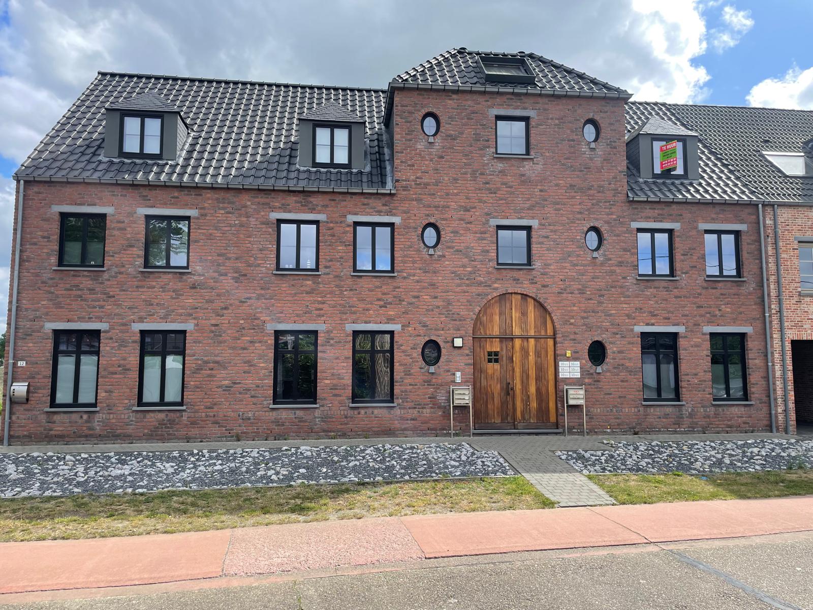 Prachtig centraal nieuwbouw foto {{pictureIndex}}