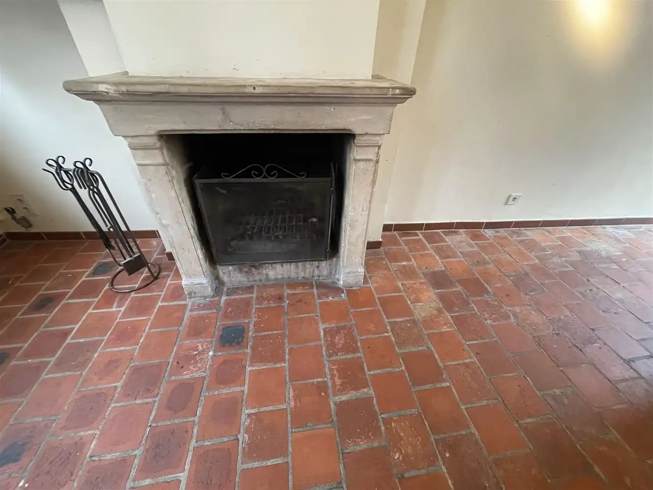 In één van de mooiste straten van Brugge centrum, vlakbij alle winkels CHARMANT ENERGIEZUINIG LICHTRIJK WOONHUIS met stadsTUINTJE, 3 SLAAPKAMERS, 2 BADKAMERS , Mogelijkheid om GARAGE bij te kopen foto 6