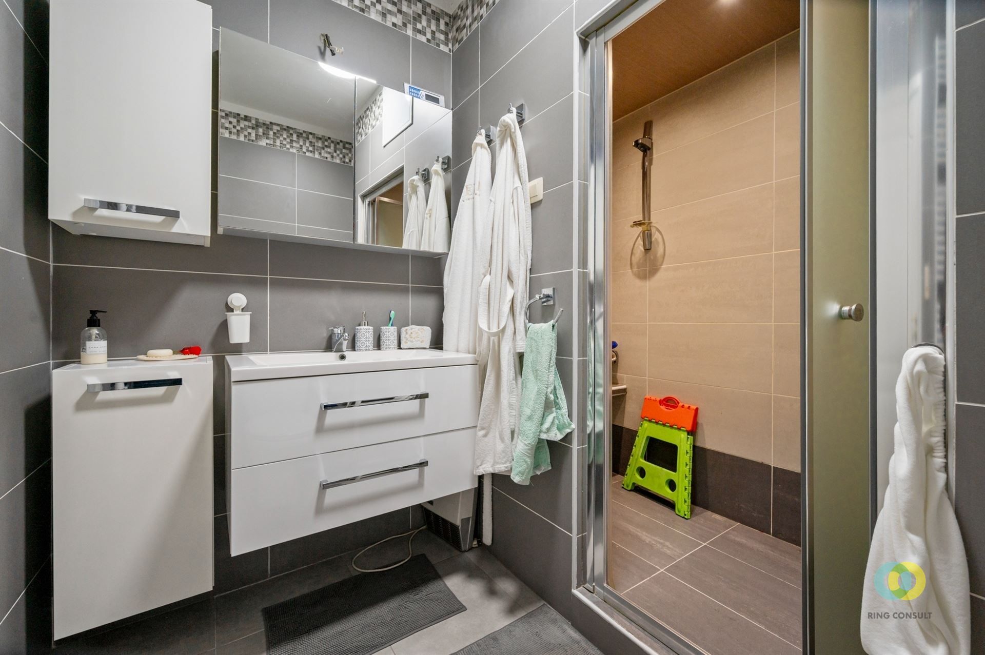 Zeer ruime 3-gevel met grote tuin foto 21