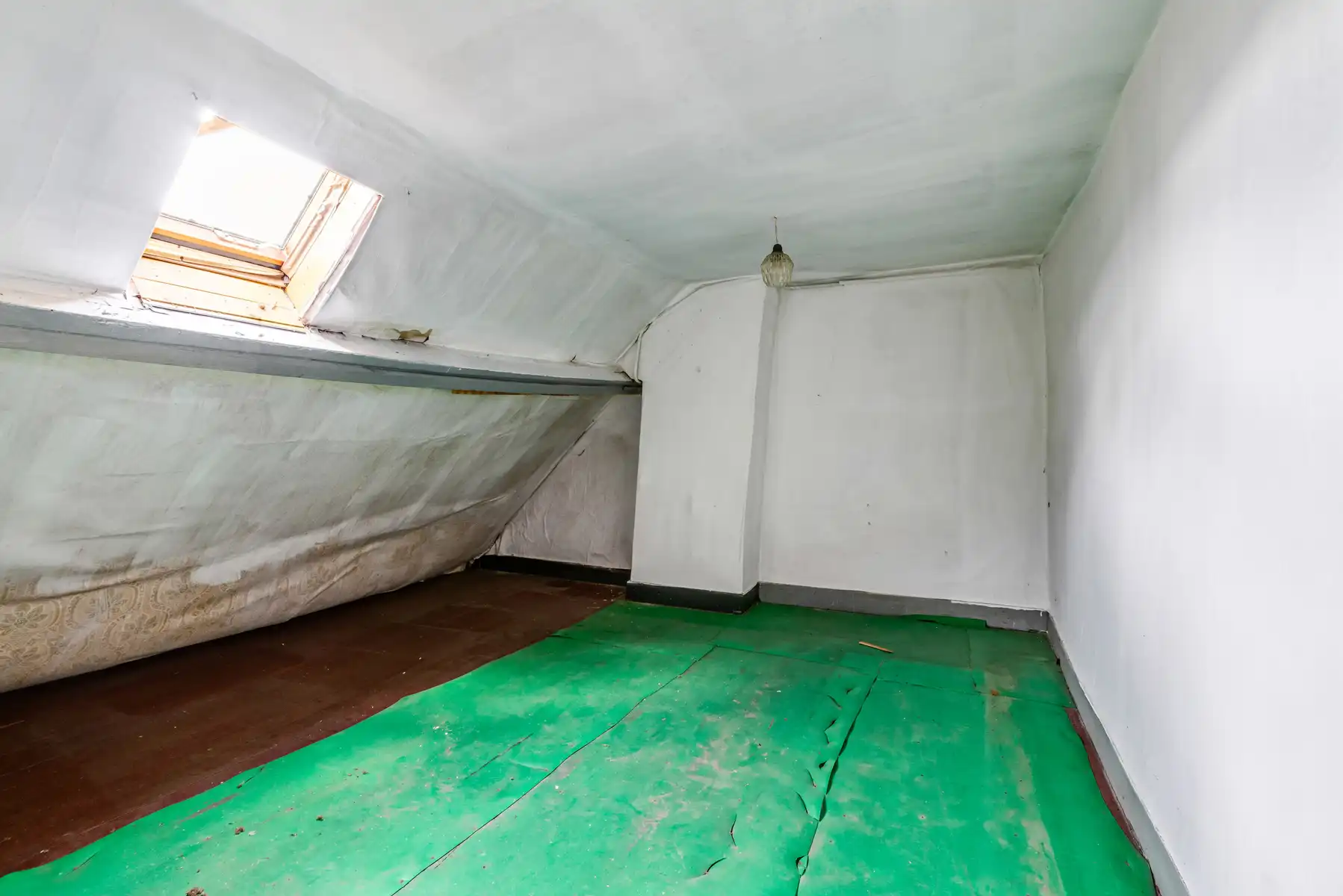 Ruime gezinswoning met 5 slaapkamers nabij centrum foto 16