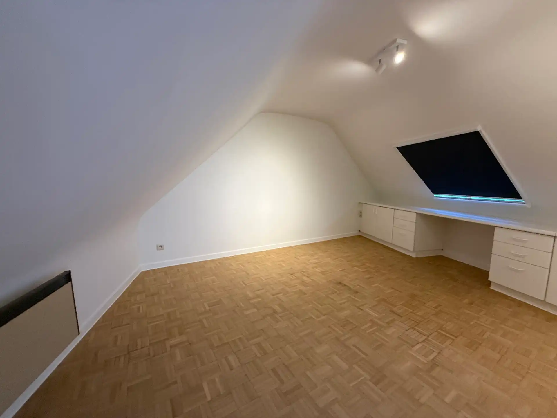 MERE - Ruim duplexappartement in de dorpskern. foto 5