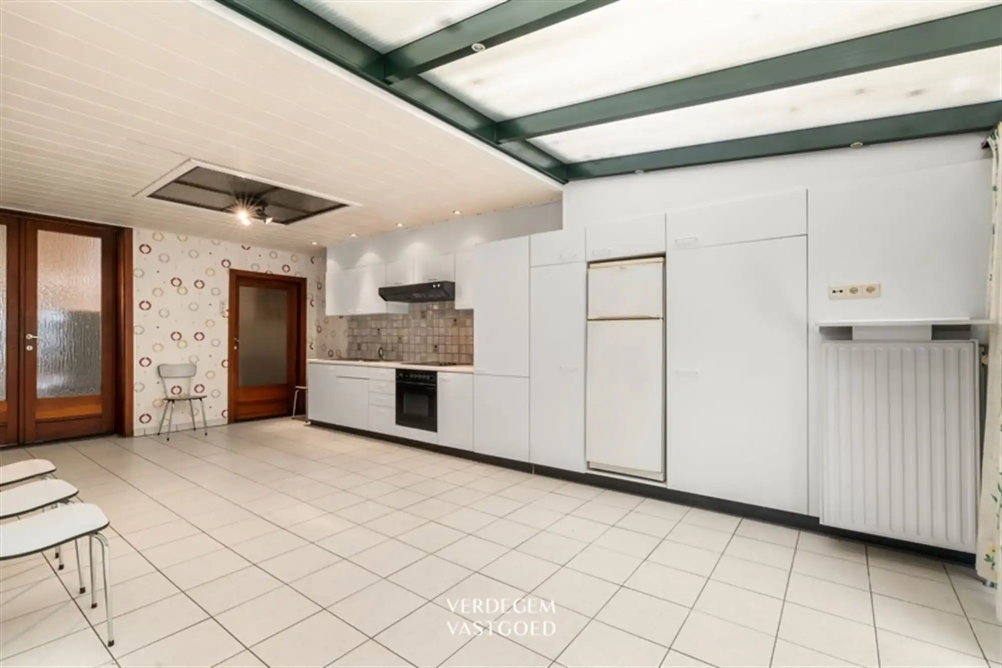 Ruime, te renoveren, woning met bouwgrond op een terrein van 869m² foto 9