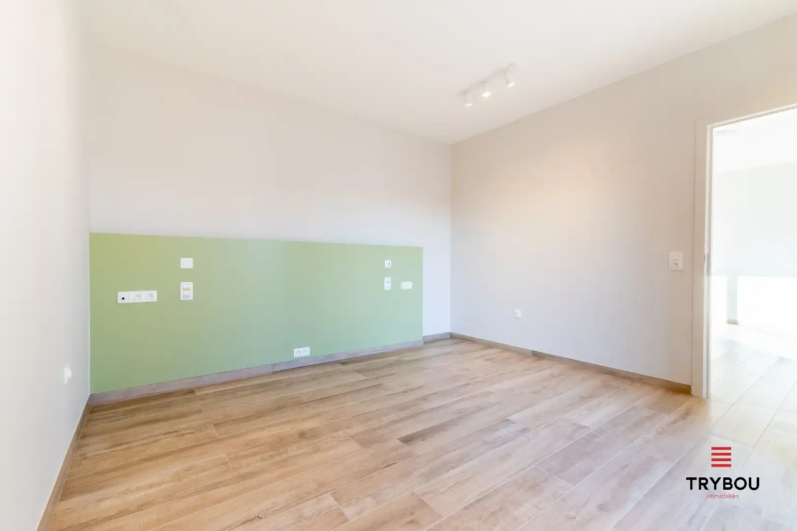 Instapklare, energiezuinige woning op het gelijkvloers in hartje Lo-Reninge foto 13