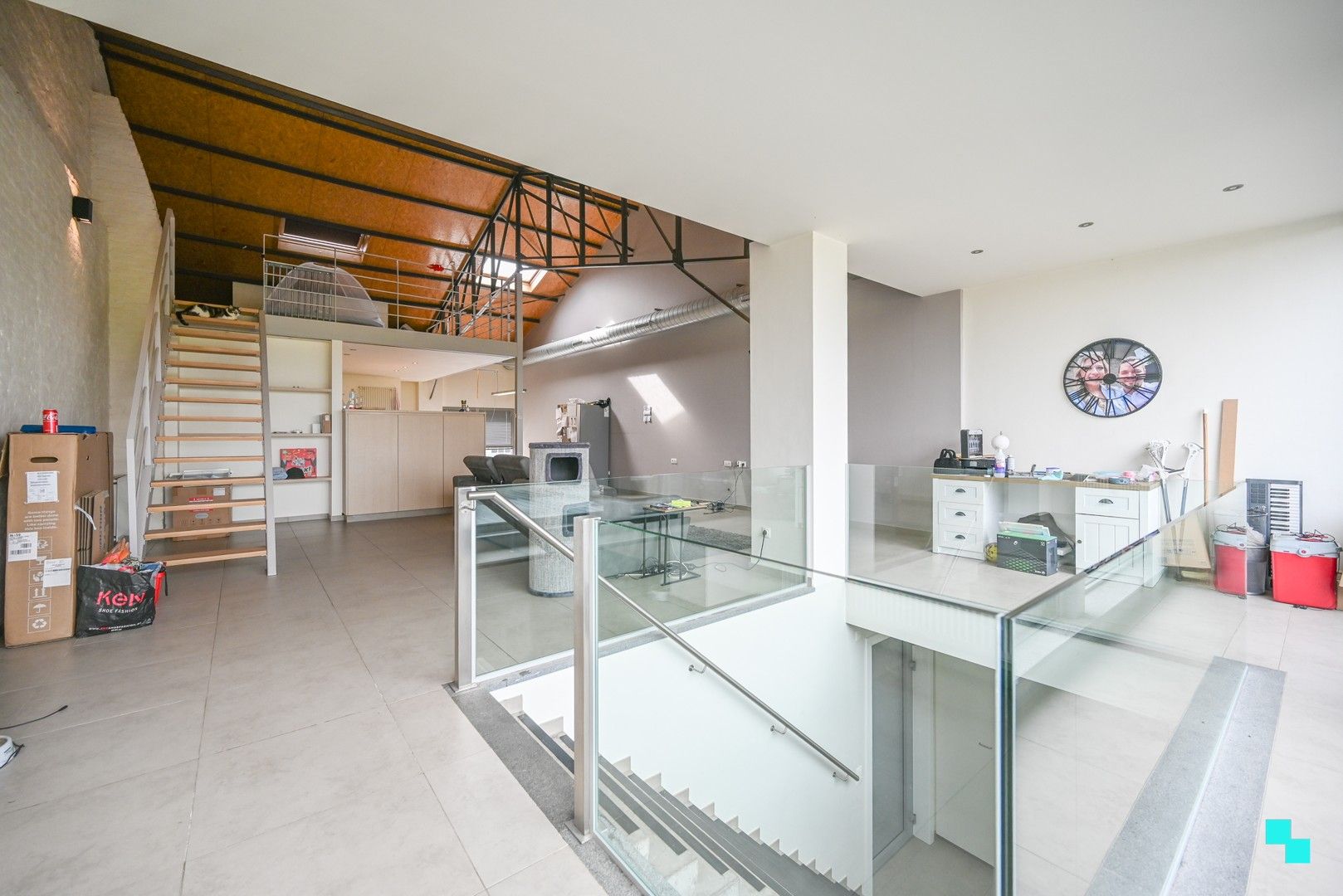Verrassend ruim duplex appartement in Ooigem foto 3
