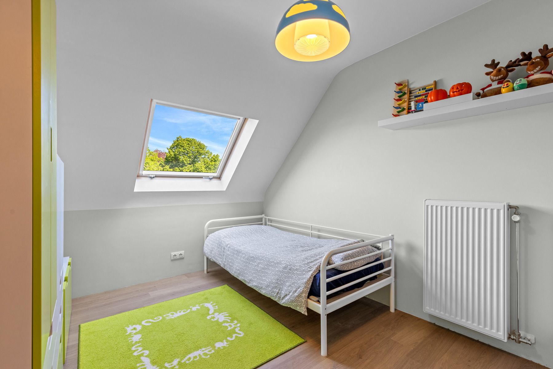 Instapklare gezinswoning met tuin en 4 slpks foto 16