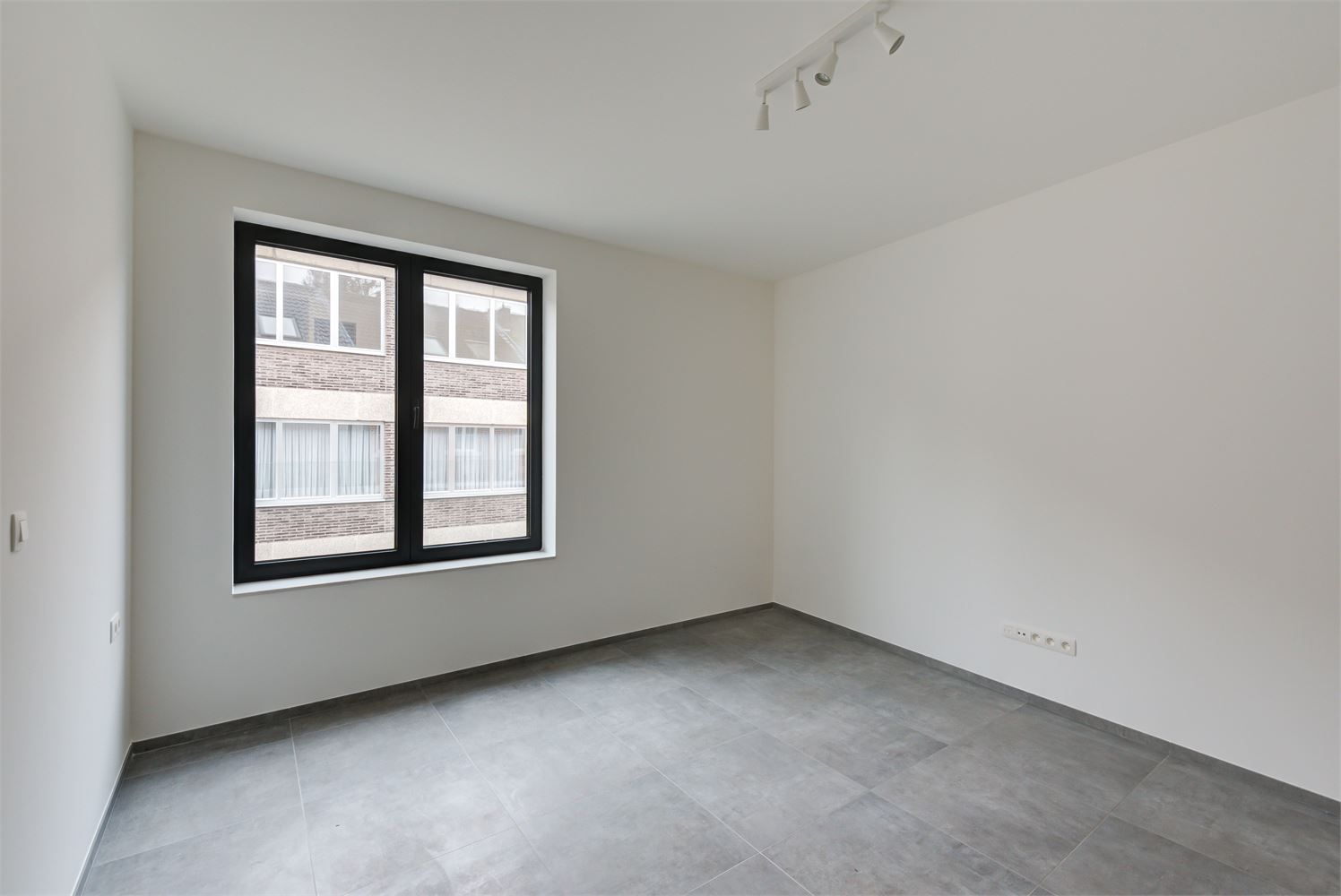 RECENT APPARTEMENT (116M²) MET 2 SLAAPKAMERS GELEGEN IN HET CENTRUM VAN BILZEN foto 6