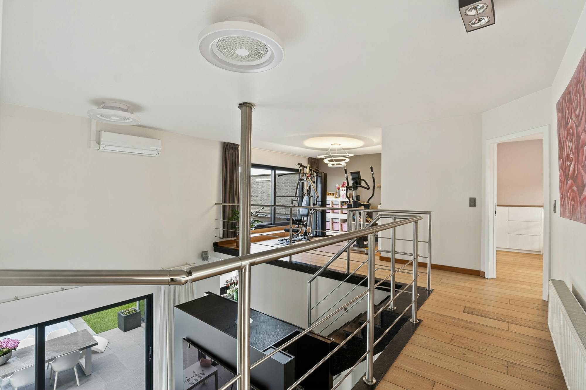 Luxe villa met exclusieve tuin en magazijn in KMO-zone foto 51