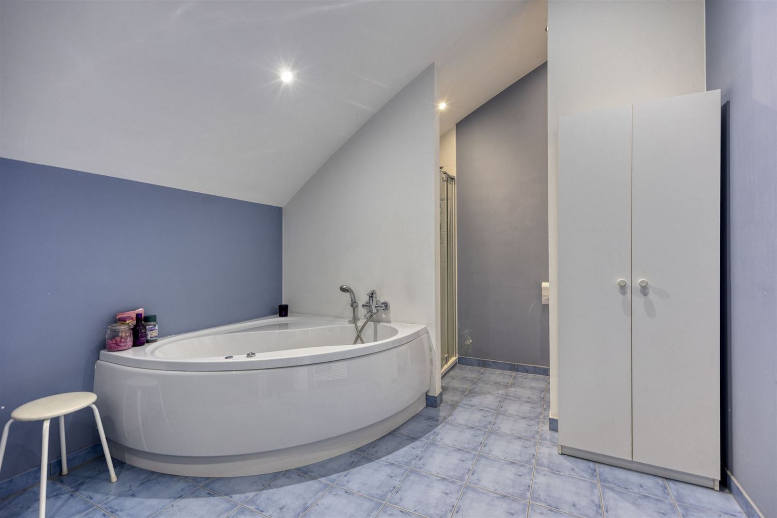 Ruime woning te koop met 5 slaapkamers foto 17