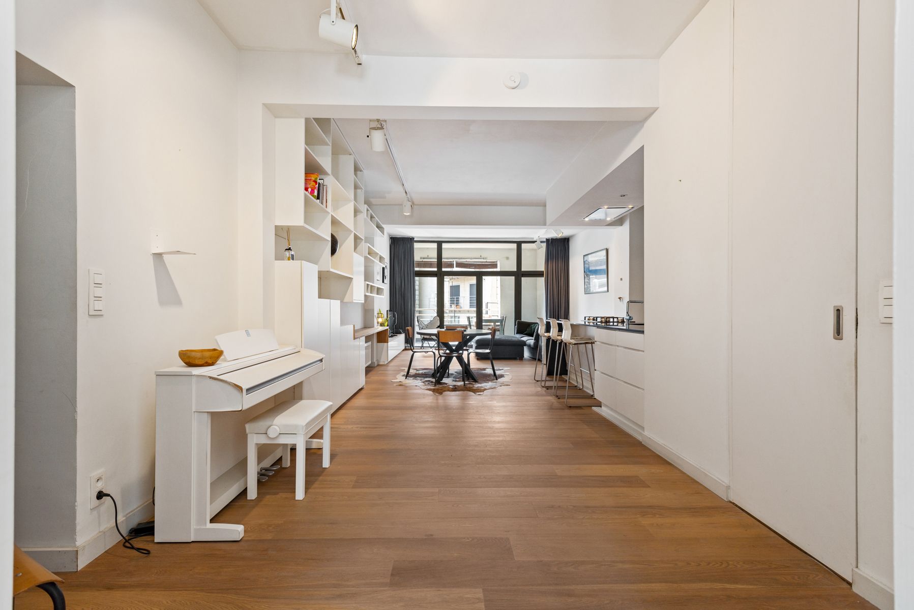 Stijlvol appartement met 30 m² terras en veel berging foto 7