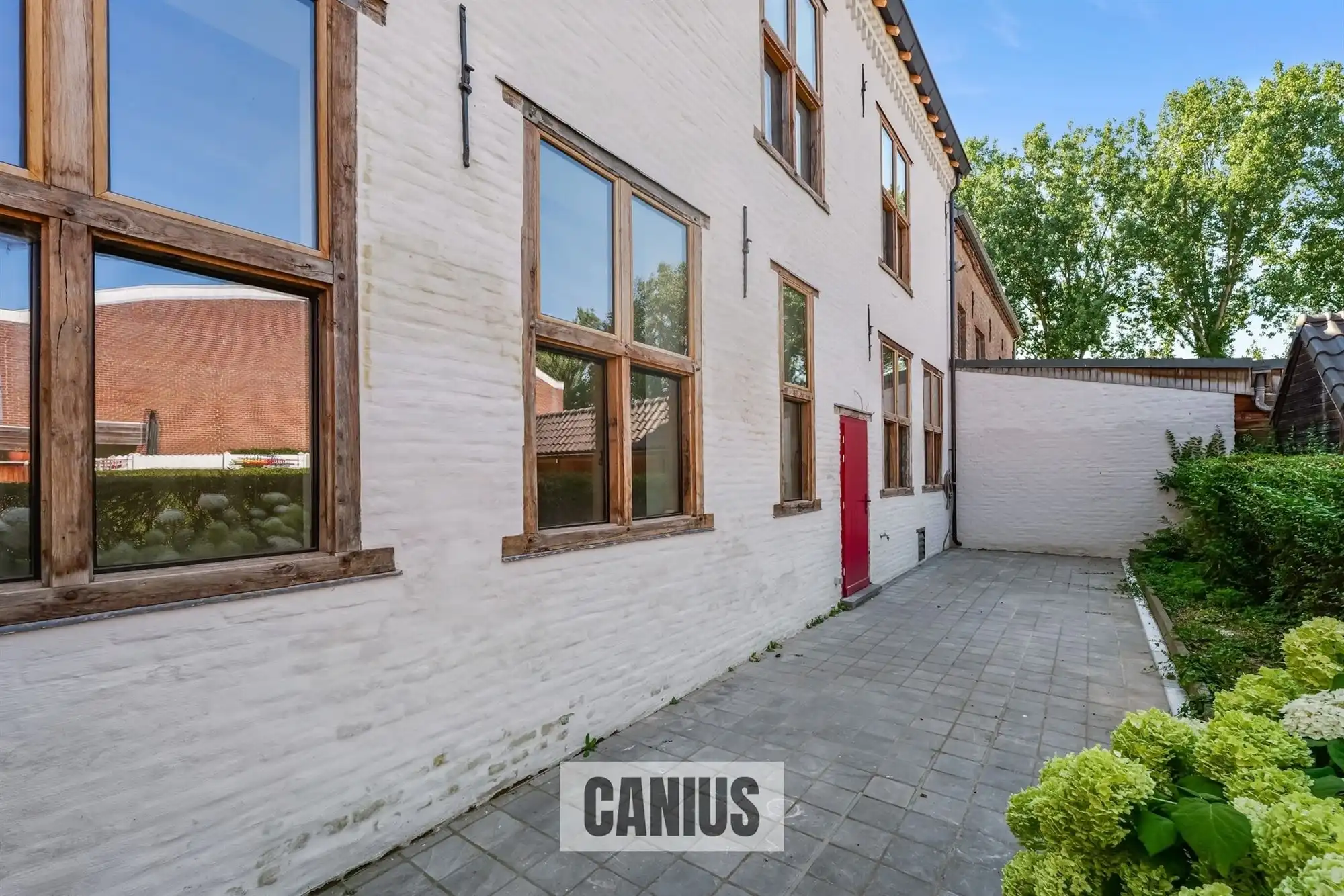 STATIGE WONING MET 3 SLKS EN TERRAS  foto 3