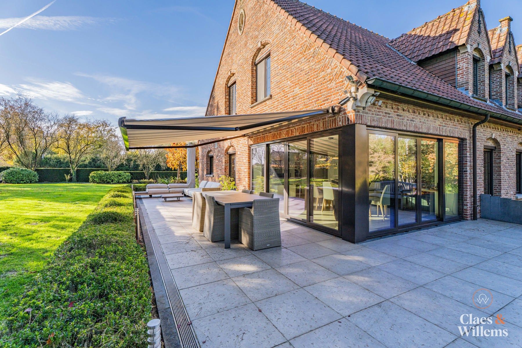 Ruime gezinswoning met praktijk- of kantoorruimte foto 4