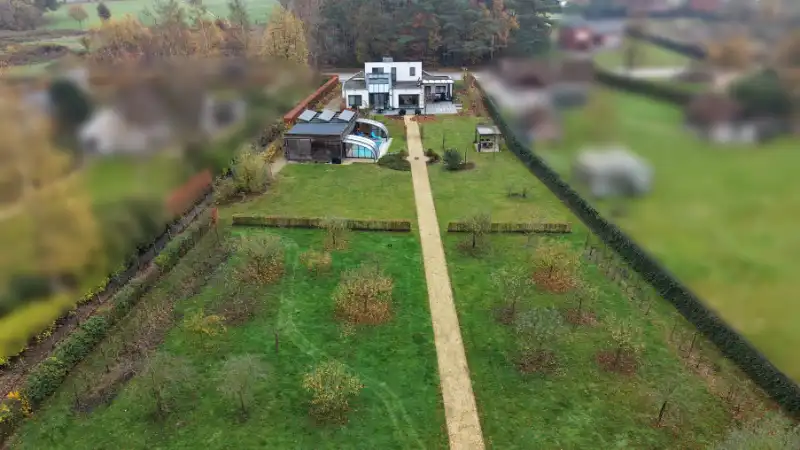 Moderne villa 247m² met bijgebouw-garage en zwembad op 58 are foto 20