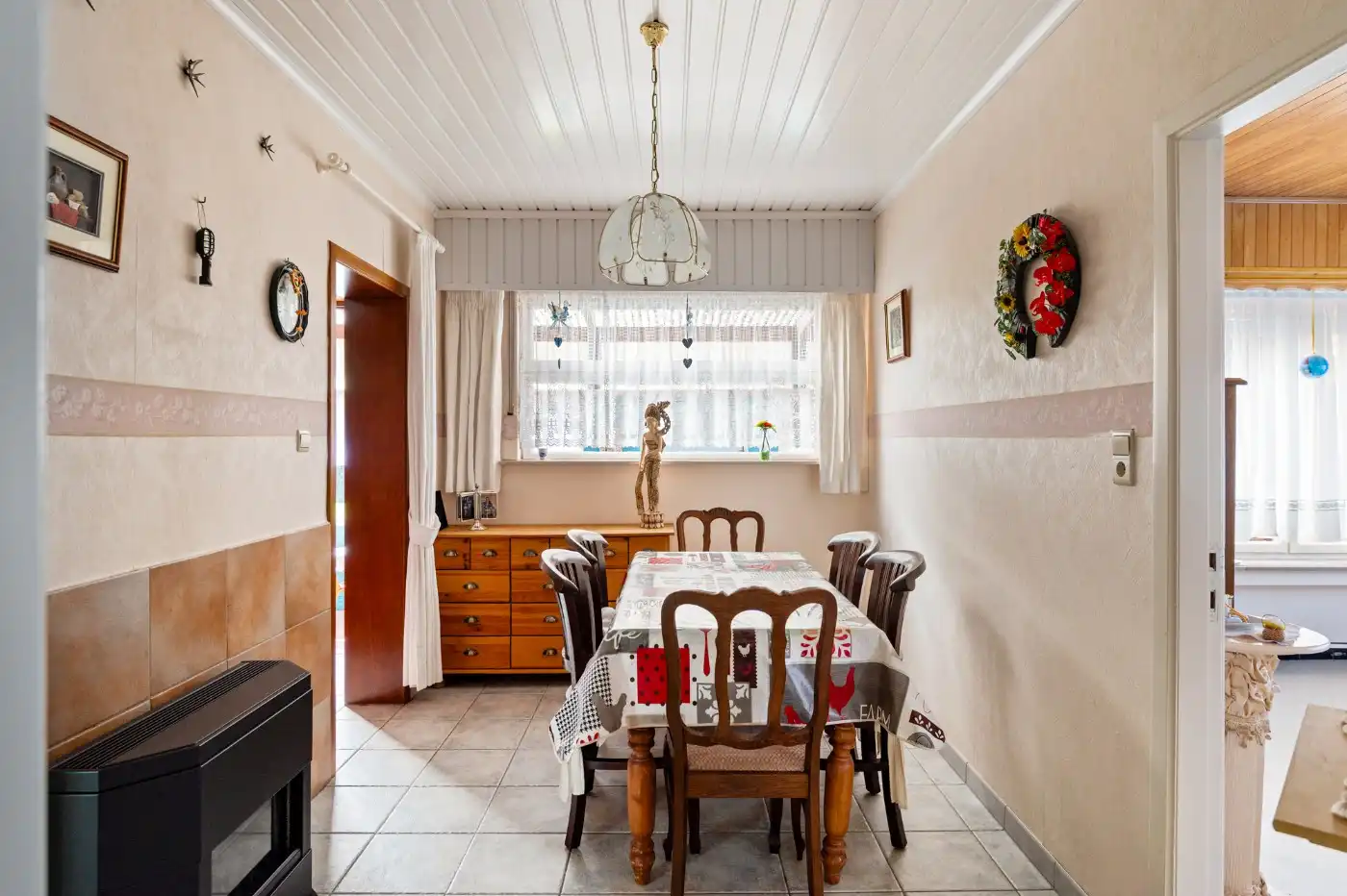 Vrijstaande, te renoveren woning met 3 à 4 slpk., garage en zuid-tuin foto 8