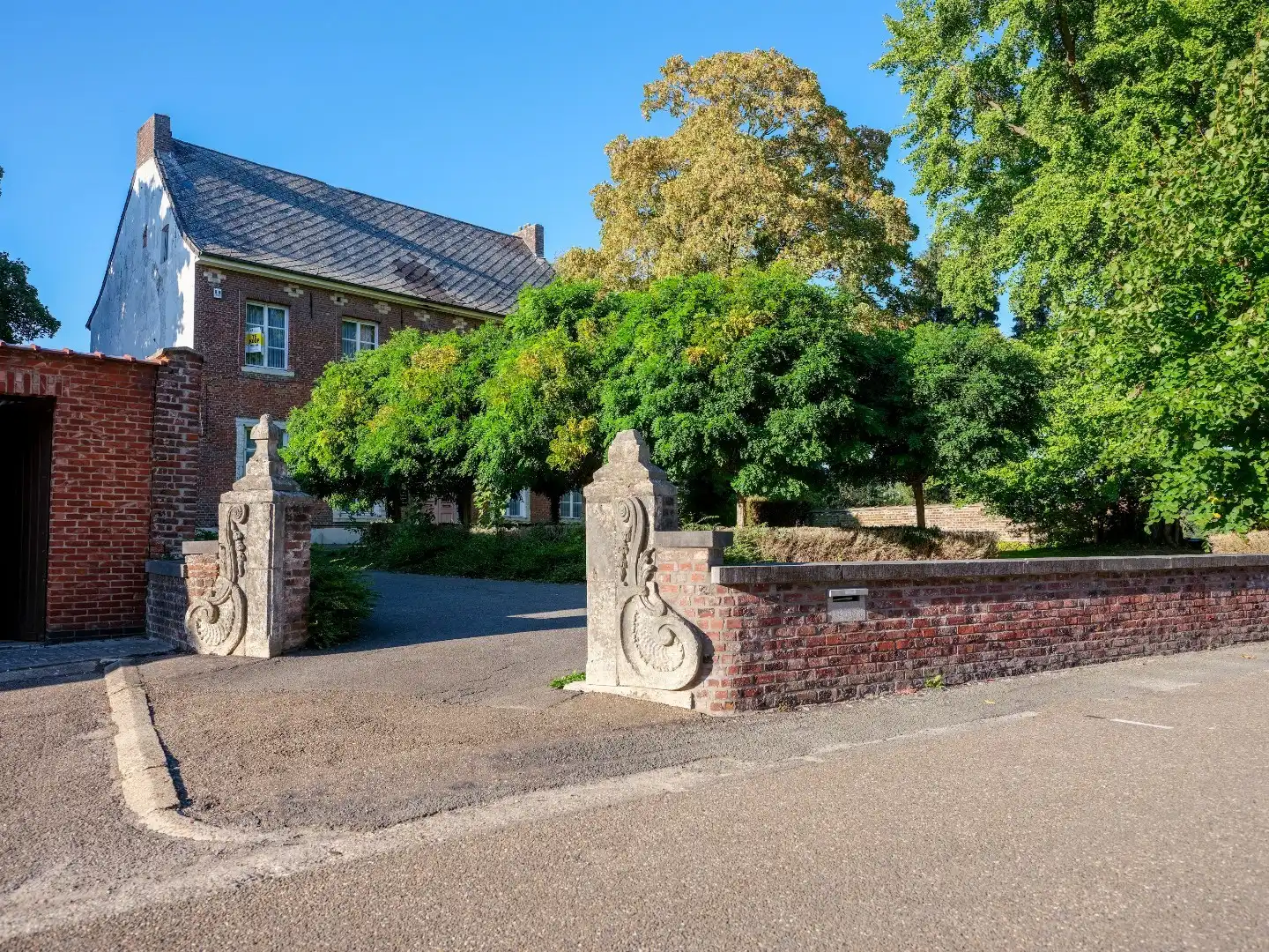 UNIEKE opportuniteit - Voormalige pastorie te Geetbets. foto 3