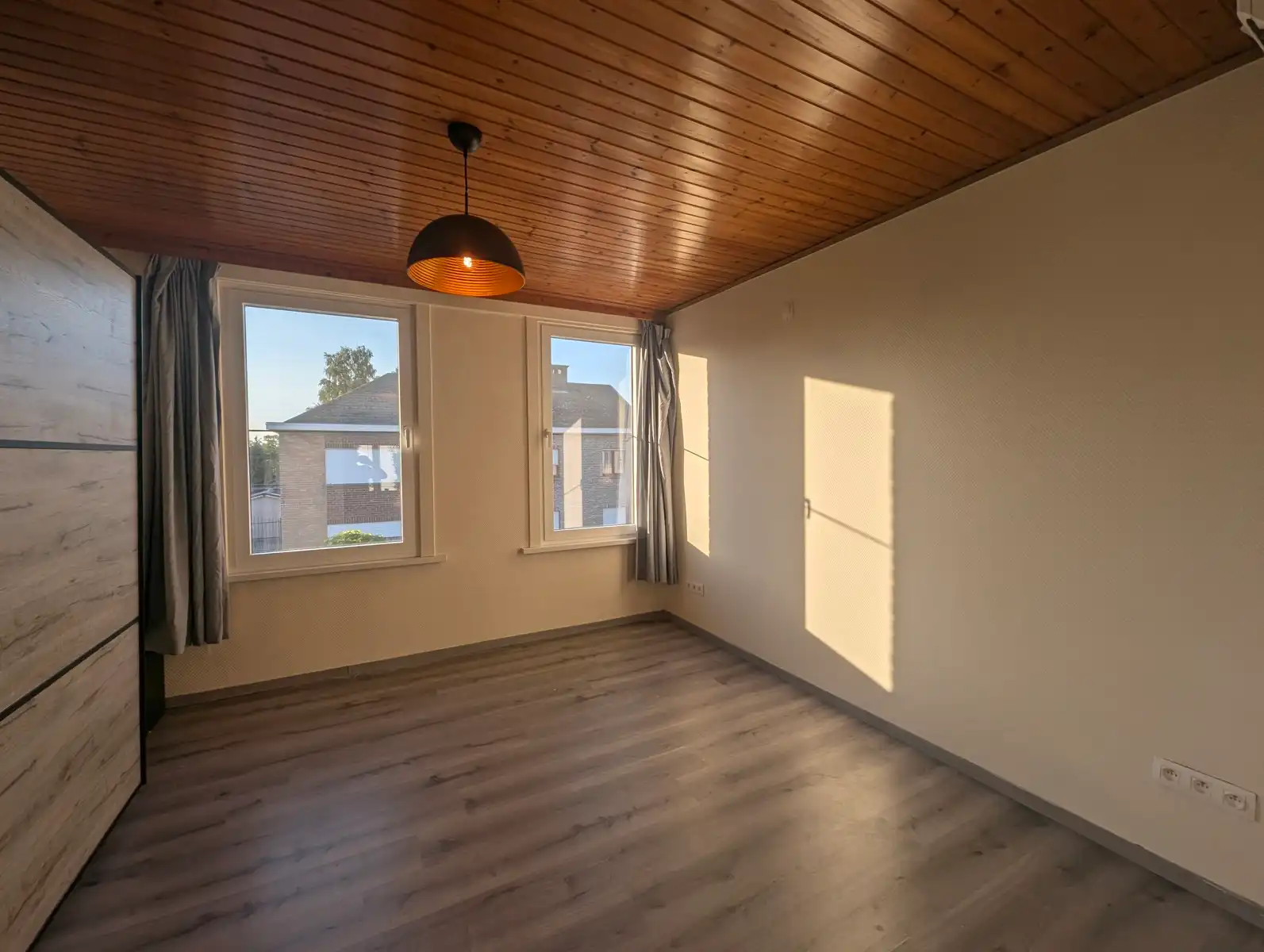 Gerenoveerde rijwoning met 2 slaapkamers foto 9