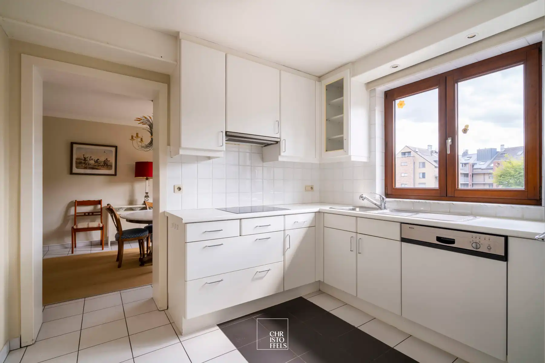 Riant appartement (239m²) met twee garageboxen in Lanaken-centrum! foto 9